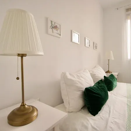 Sweet Apartment *